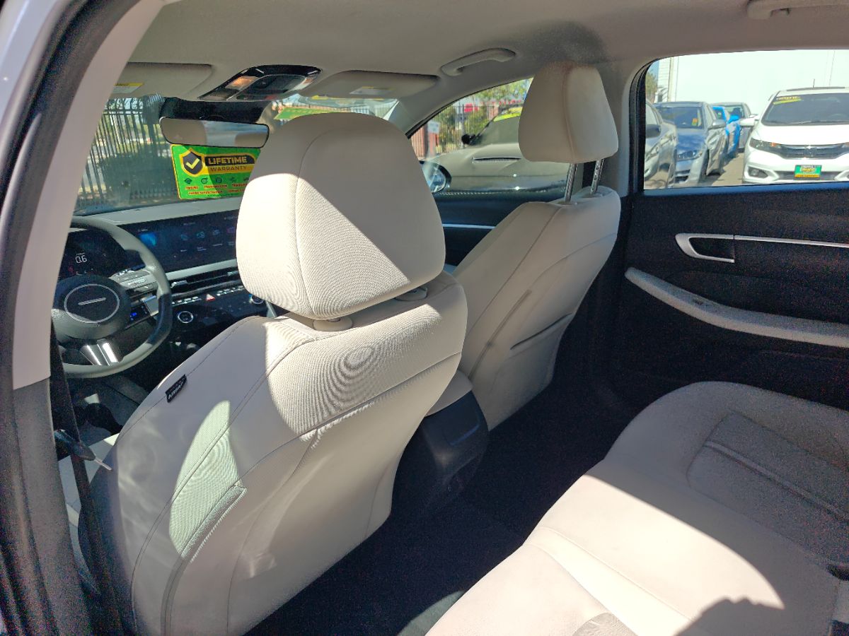 Hyundai Sonata photo 18