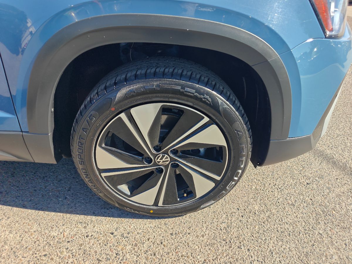 Volkswagen Taos photo 8