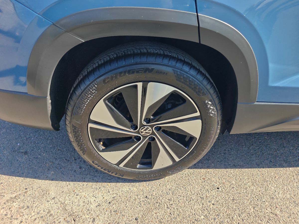Volkswagen Taos photo 9