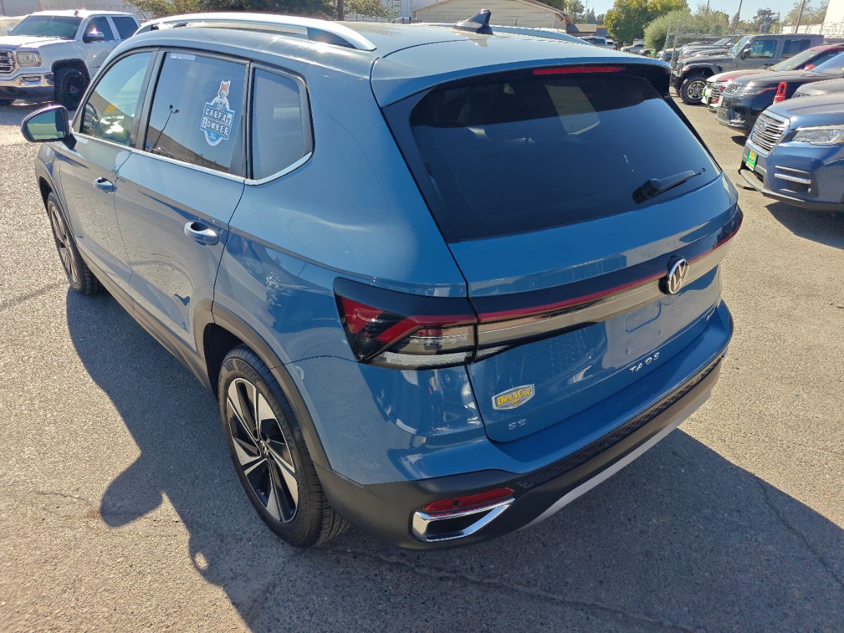 Volkswagen Taos photo 12