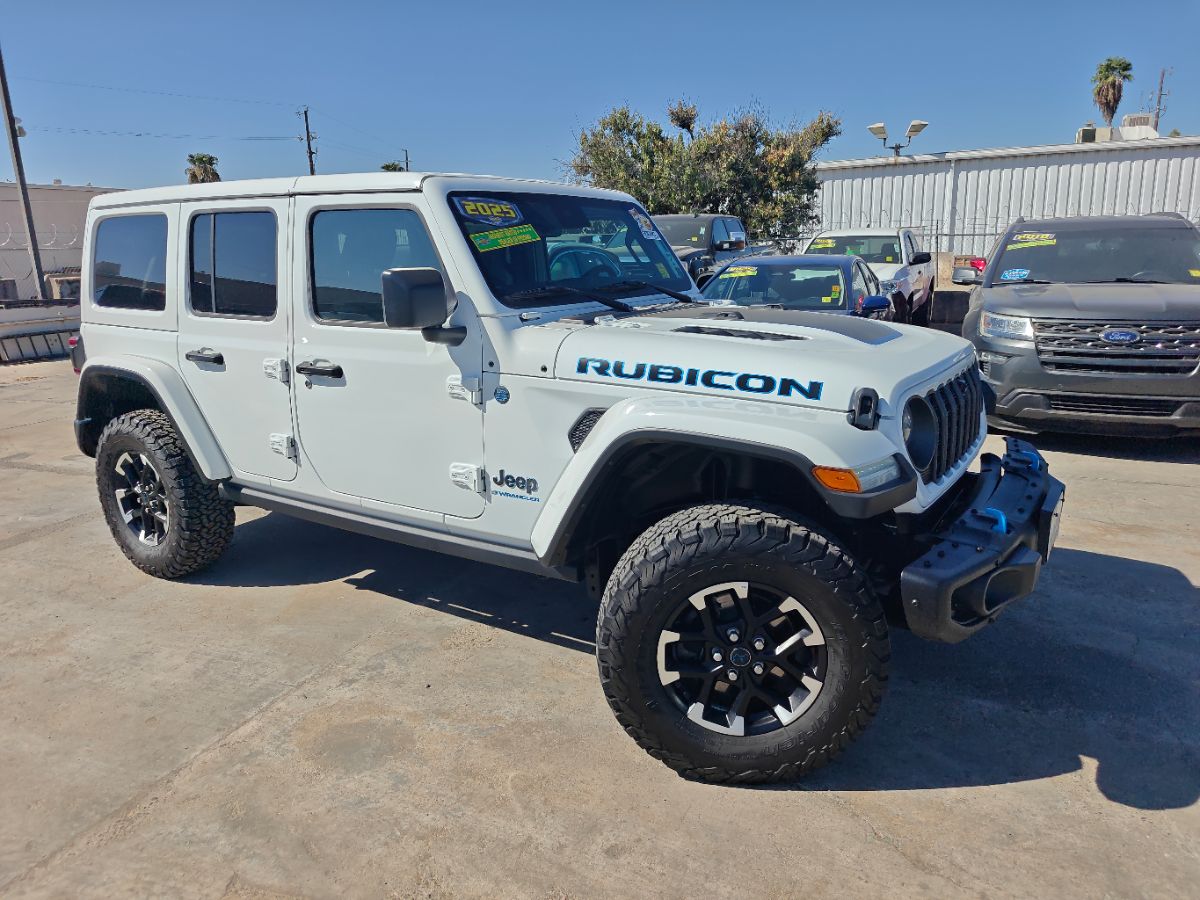 Jeep Wrangler photo 2