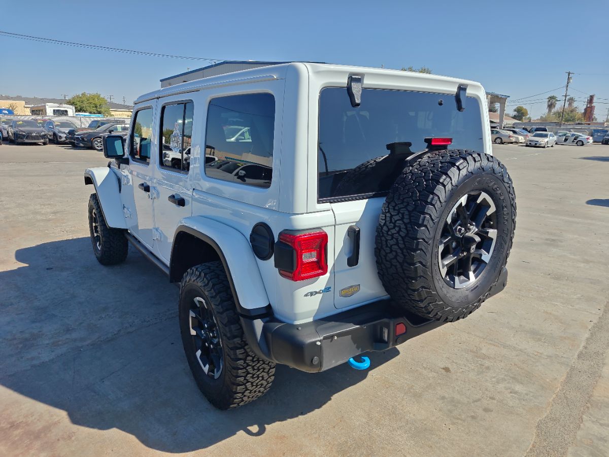 Jeep Wrangler photo 12