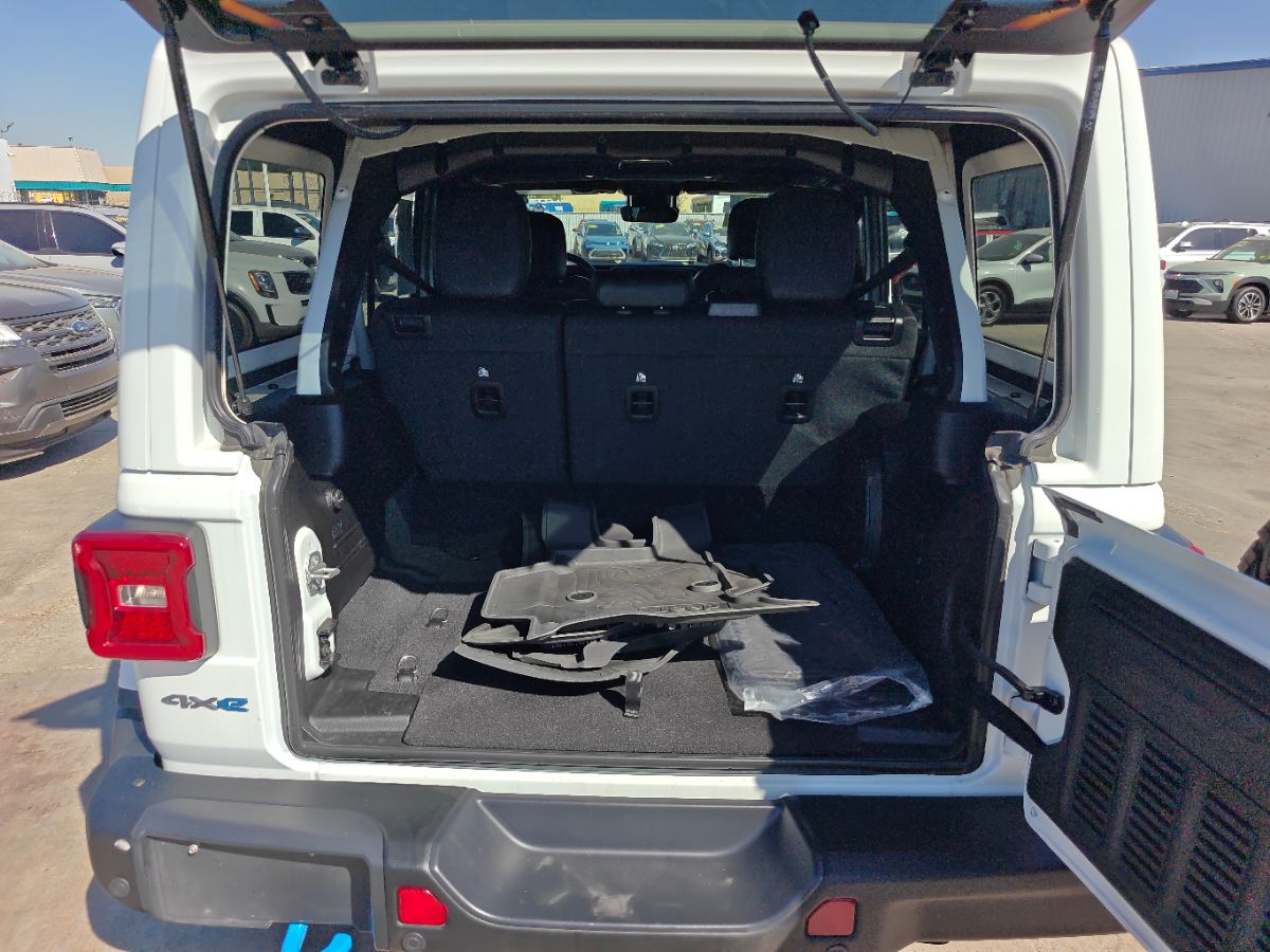 Jeep Wrangler photo 14