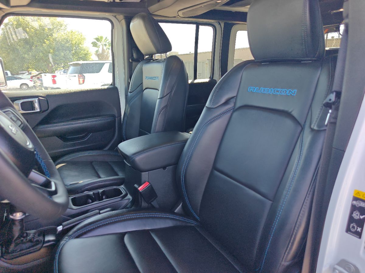 Jeep Wrangler photo 23