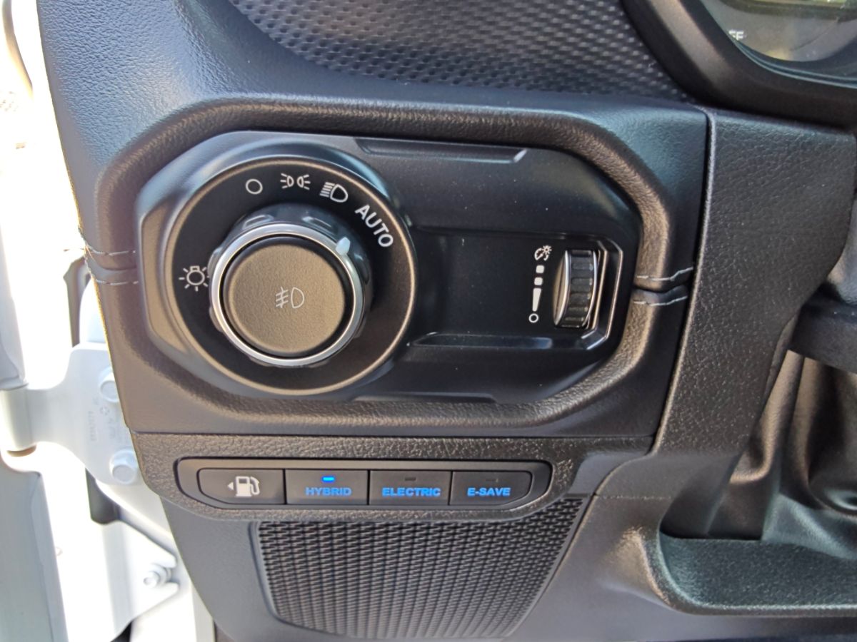 Jeep Wrangler photo 25