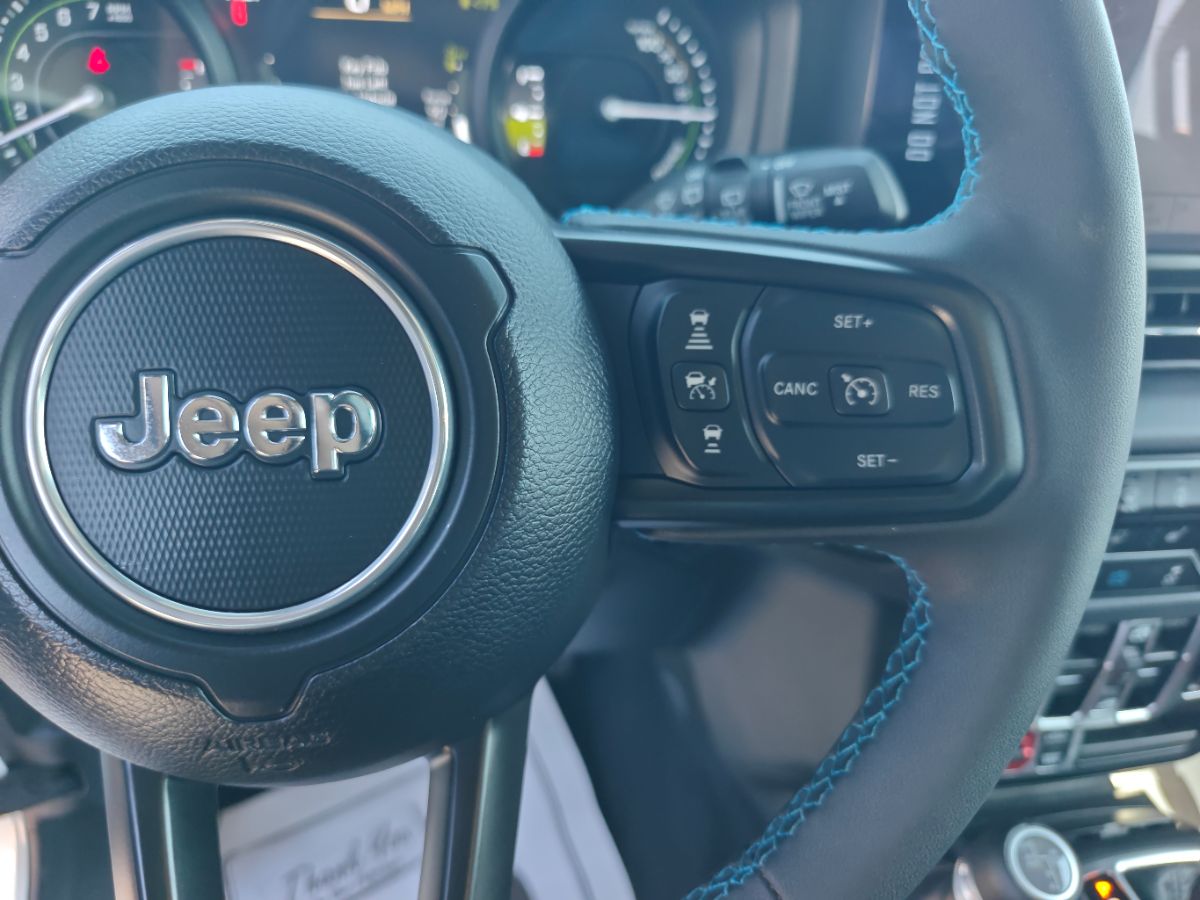 Jeep Wrangler photo 27