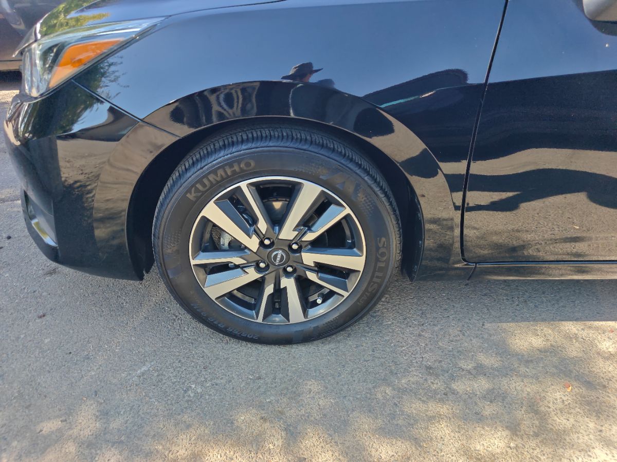 Nissan Versa photo 16