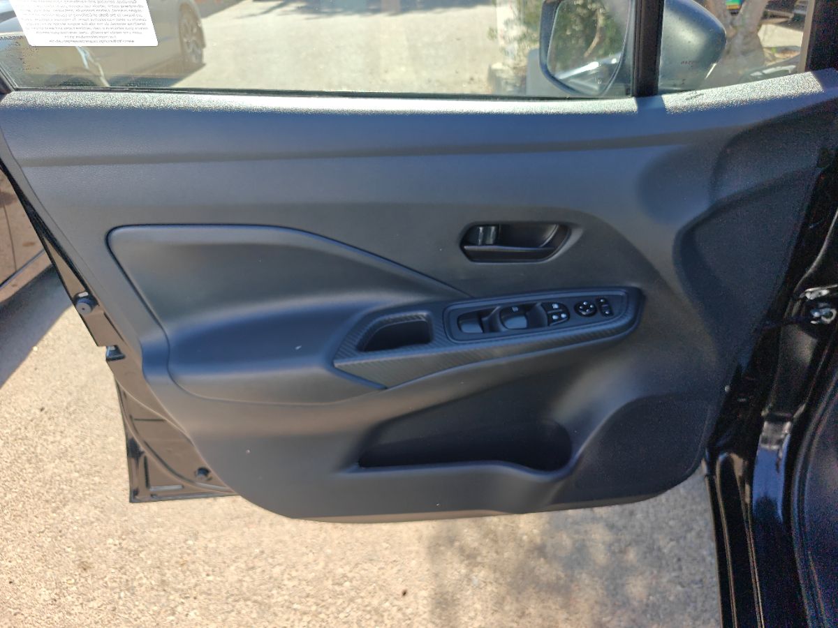 Nissan Versa photo 21