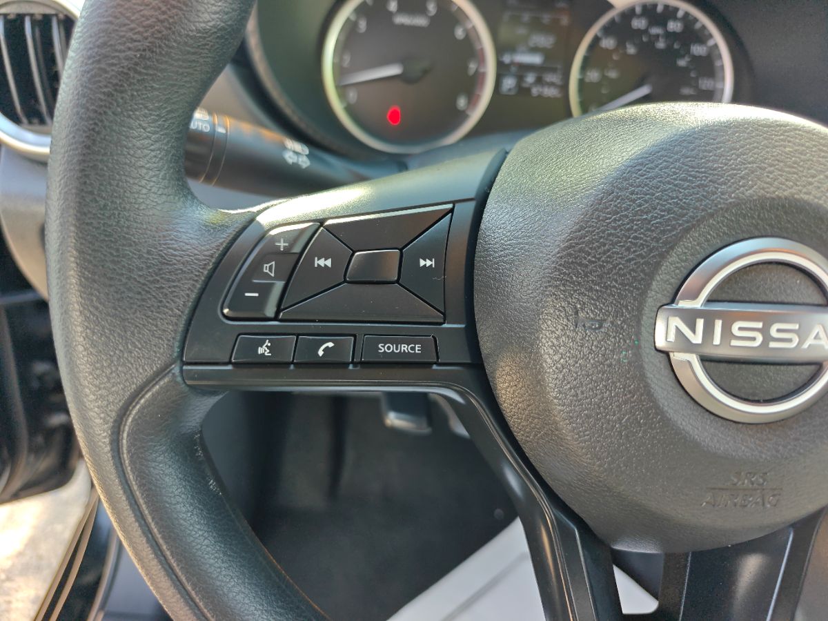 Nissan Versa photo 25