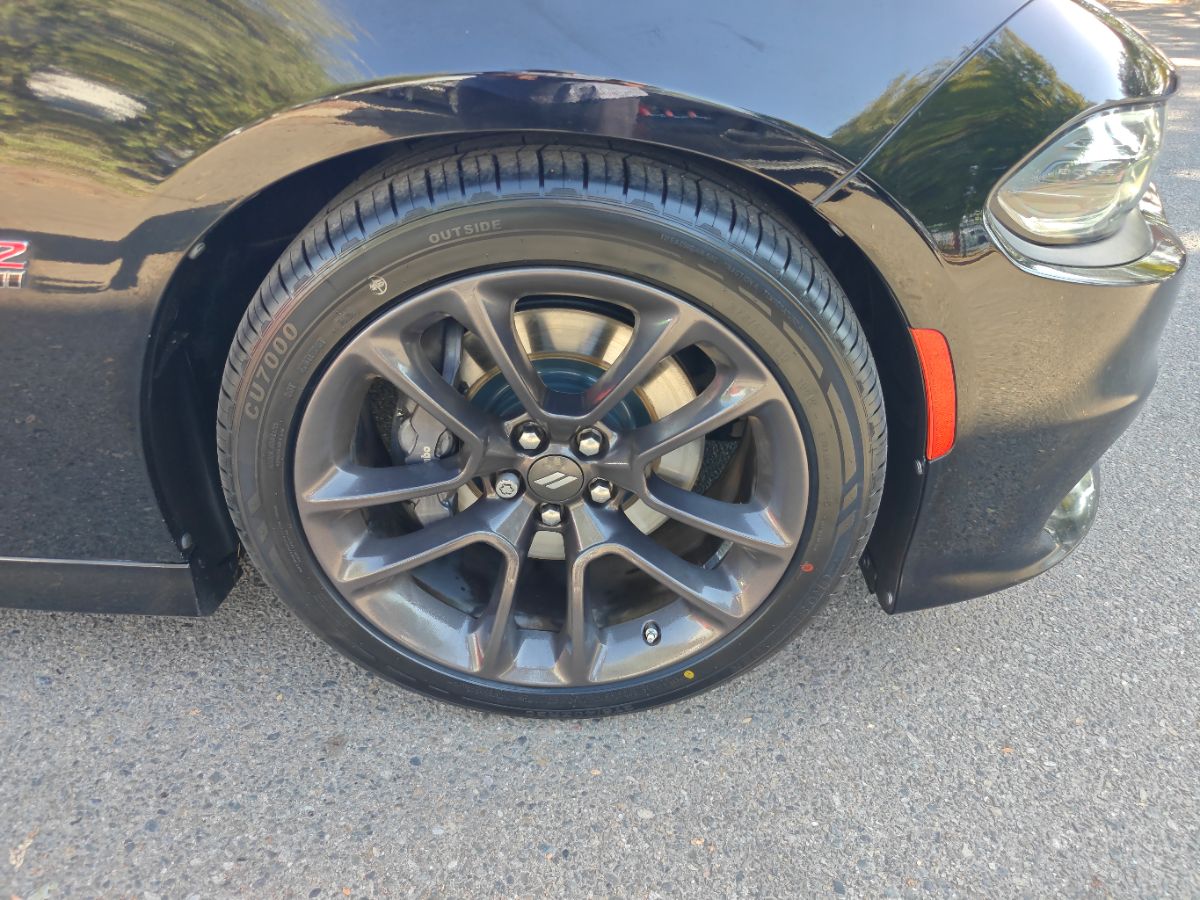 Dodge Charger photo 8