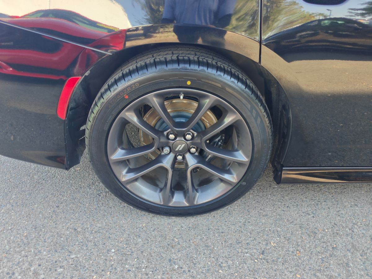 Dodge Charger photo 9