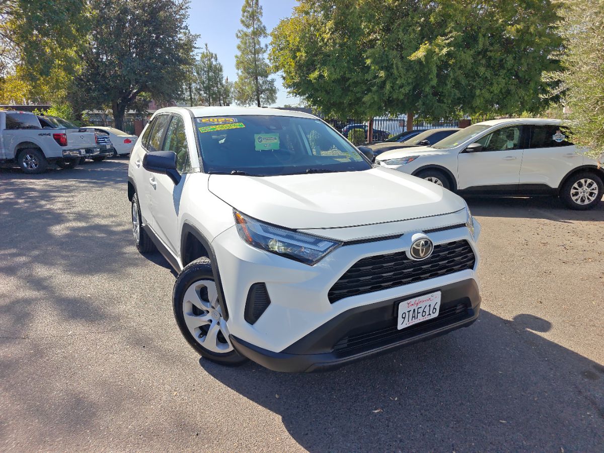 Toyota RAV4 photo 3