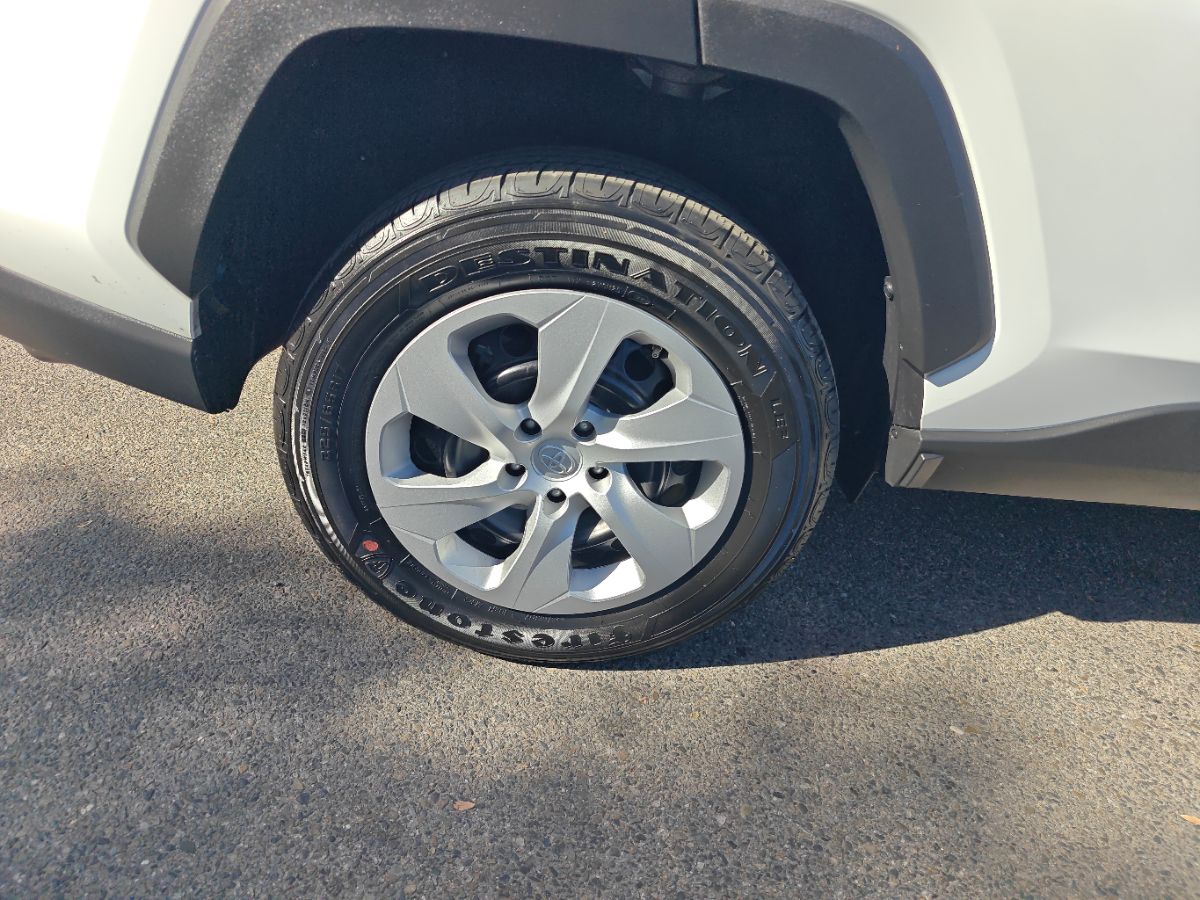 Toyota RAV4 photo 9