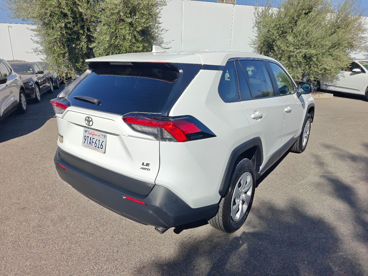 Toyota RAV4 photo 10