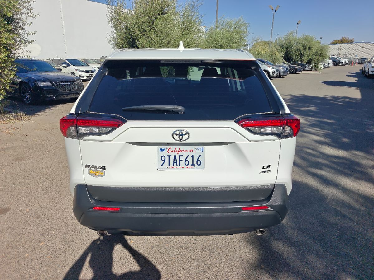 Toyota RAV4 photo 11