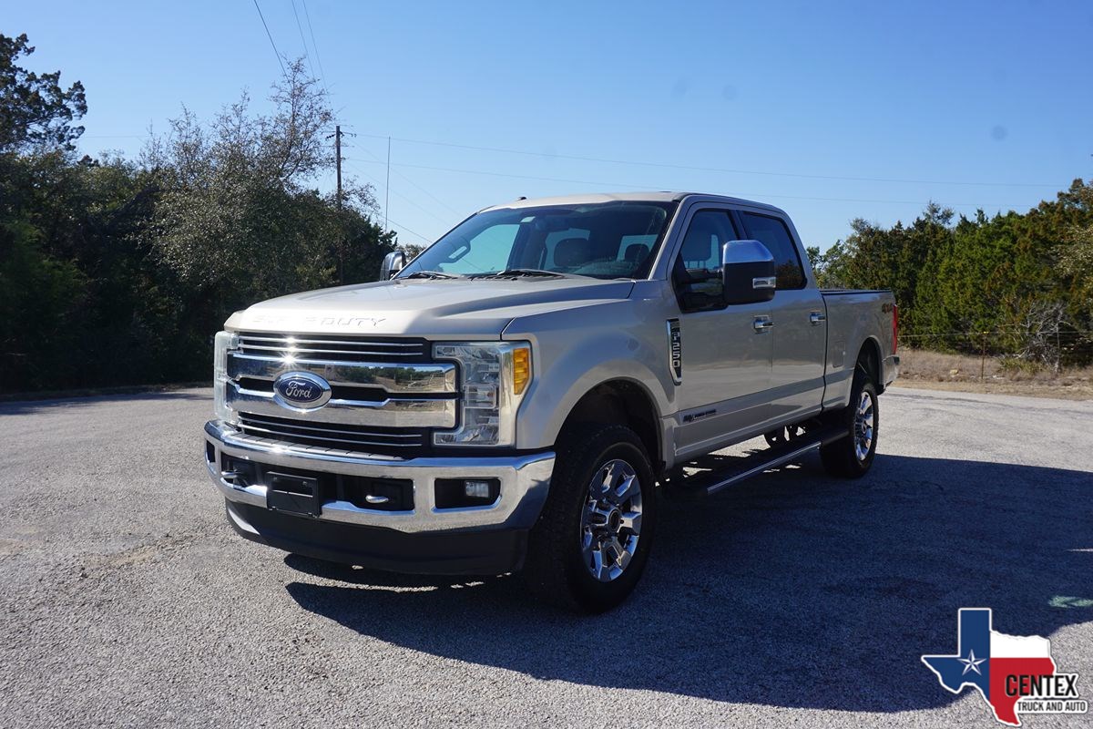 2017 Ford F-250SD LARIAT 4X4, DIESEL, CREW CAB, CLEAN!