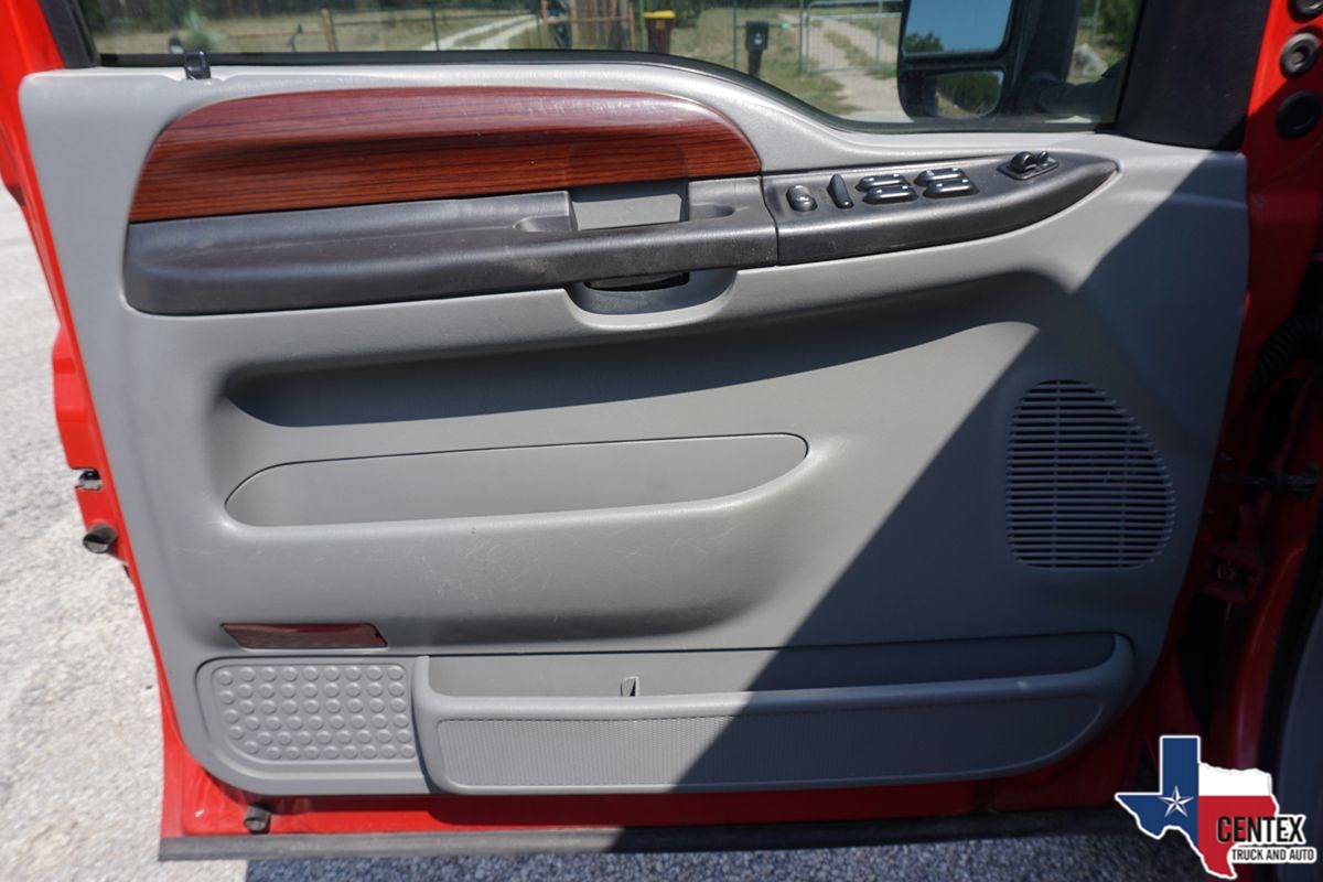 2005 Ford F-350 XL photo 13