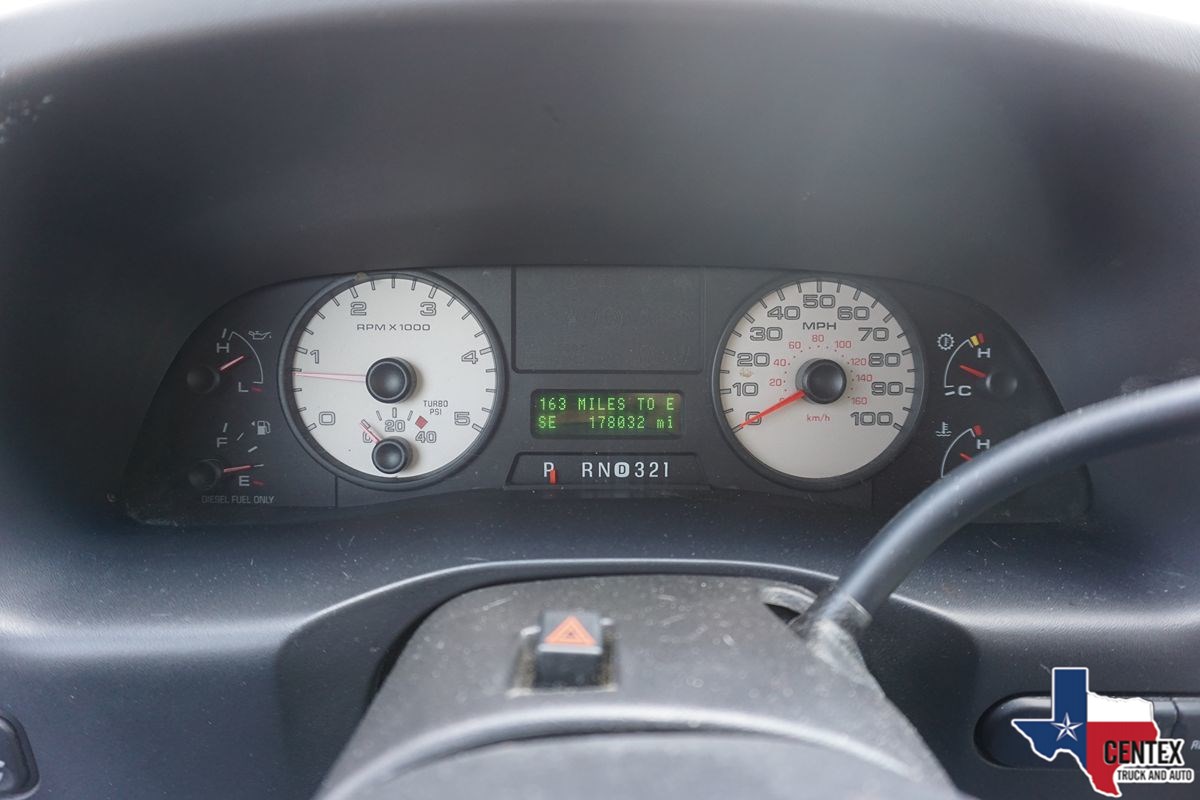 2005 Ford F-350 XL photo 23