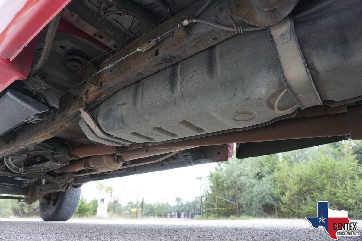 2005 Ford F-350 XL photo 31