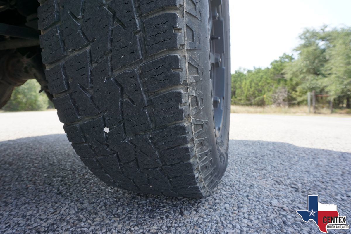 2005 Ford F-350 XL photo 28