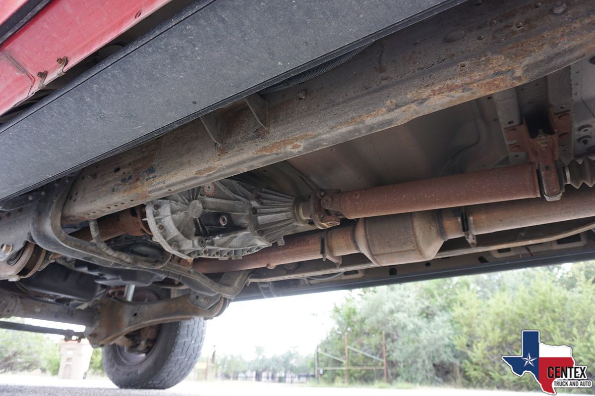 2005 Ford F-350 XL photo 32