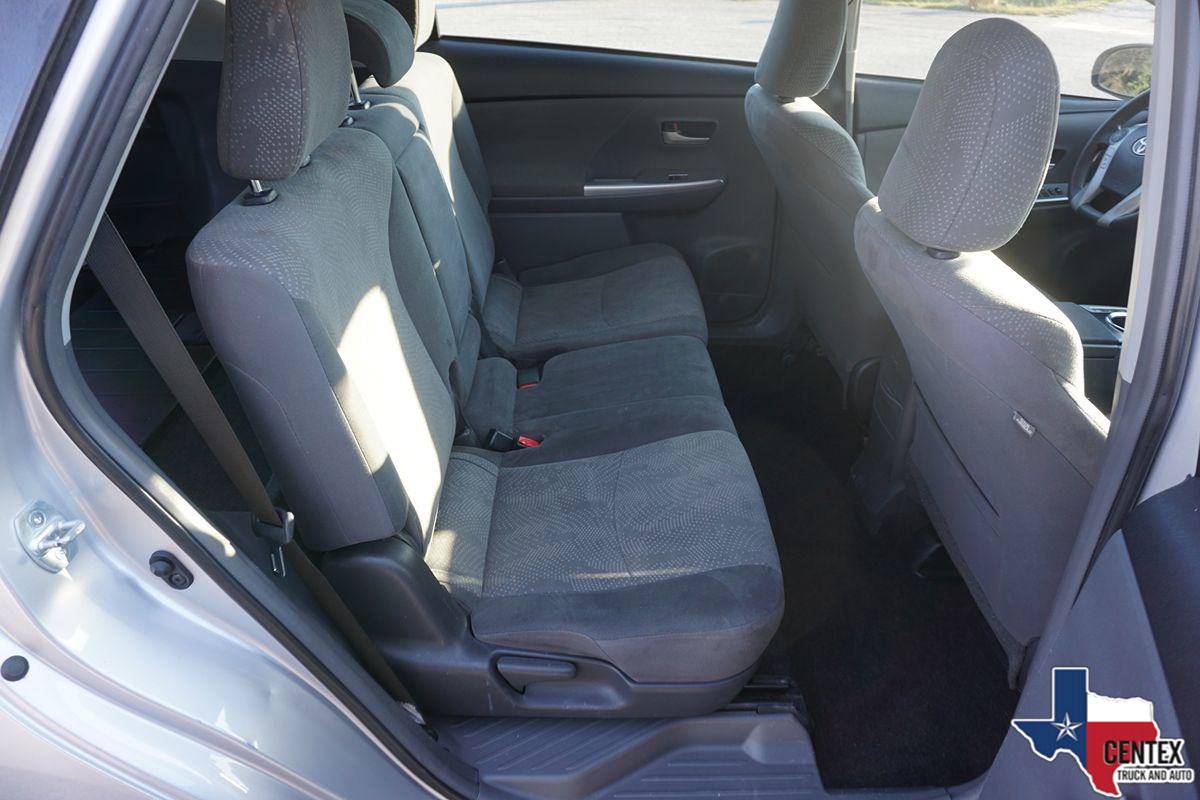 2014 Toyota Prius V Two photo 18