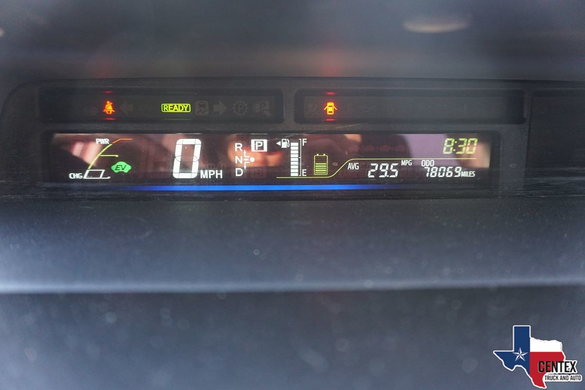 2014 Toyota Prius V Two photo 23