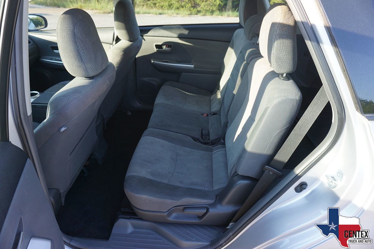 2014 Toyota Prius V Two photo 15