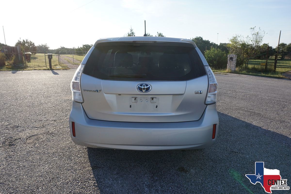 2014 Toyota Prius V Two photo 6