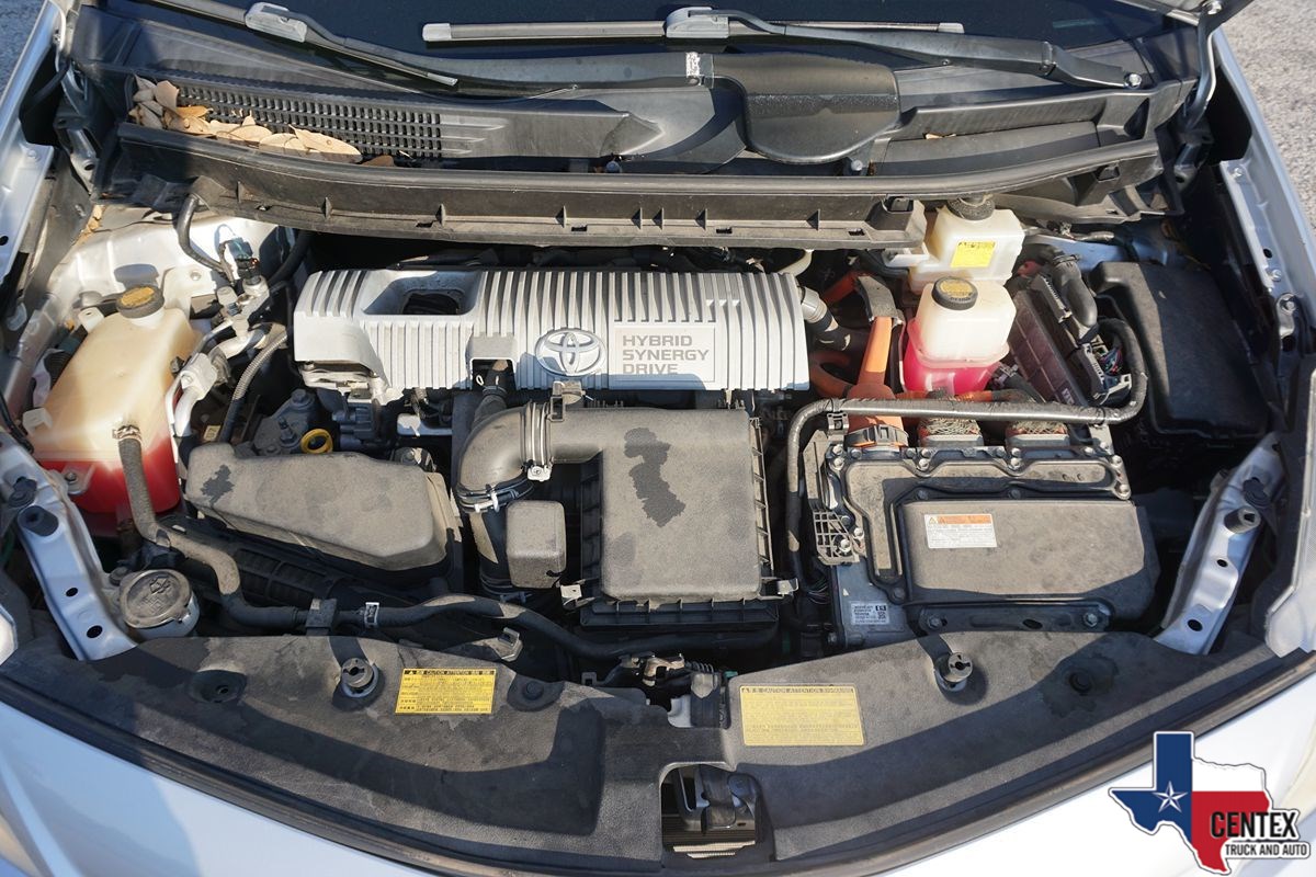 2014 Toyota Prius V Two photo 25