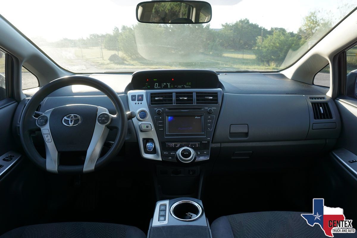 2014 Toyota Prius V Two photo 21