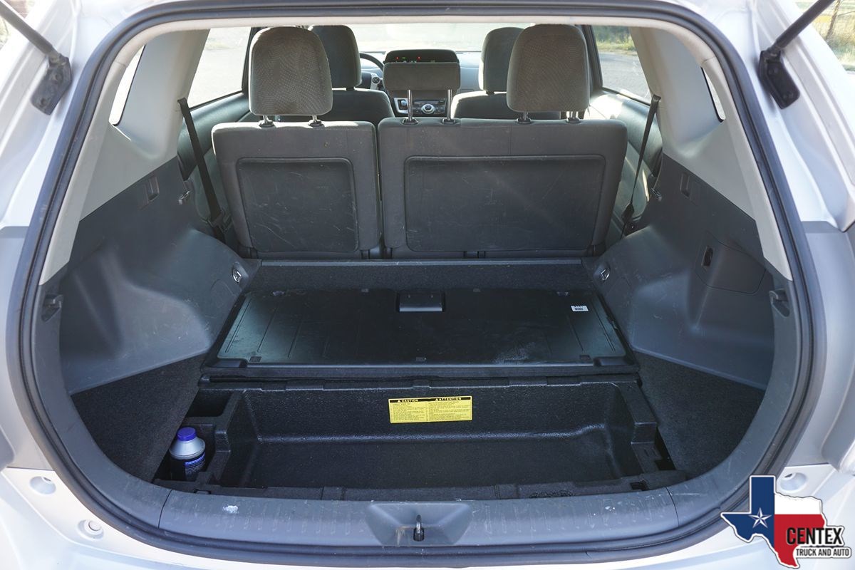 2014 Toyota Prius V Two photo 16