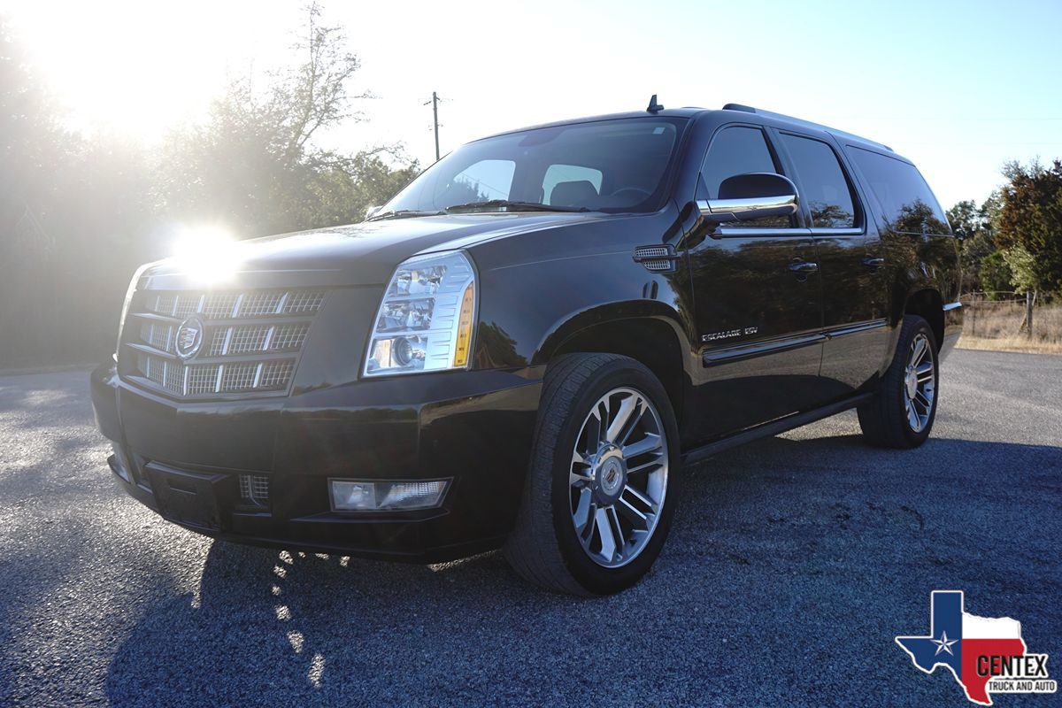2013 Cadillac Escalade ESV AWD Premium's photo