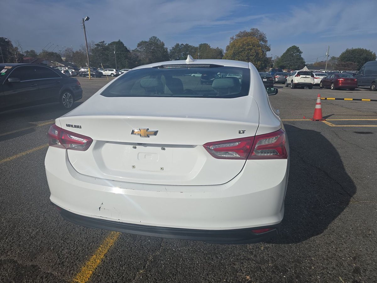 2022 Chevrolet Malibu 1LT photo 3