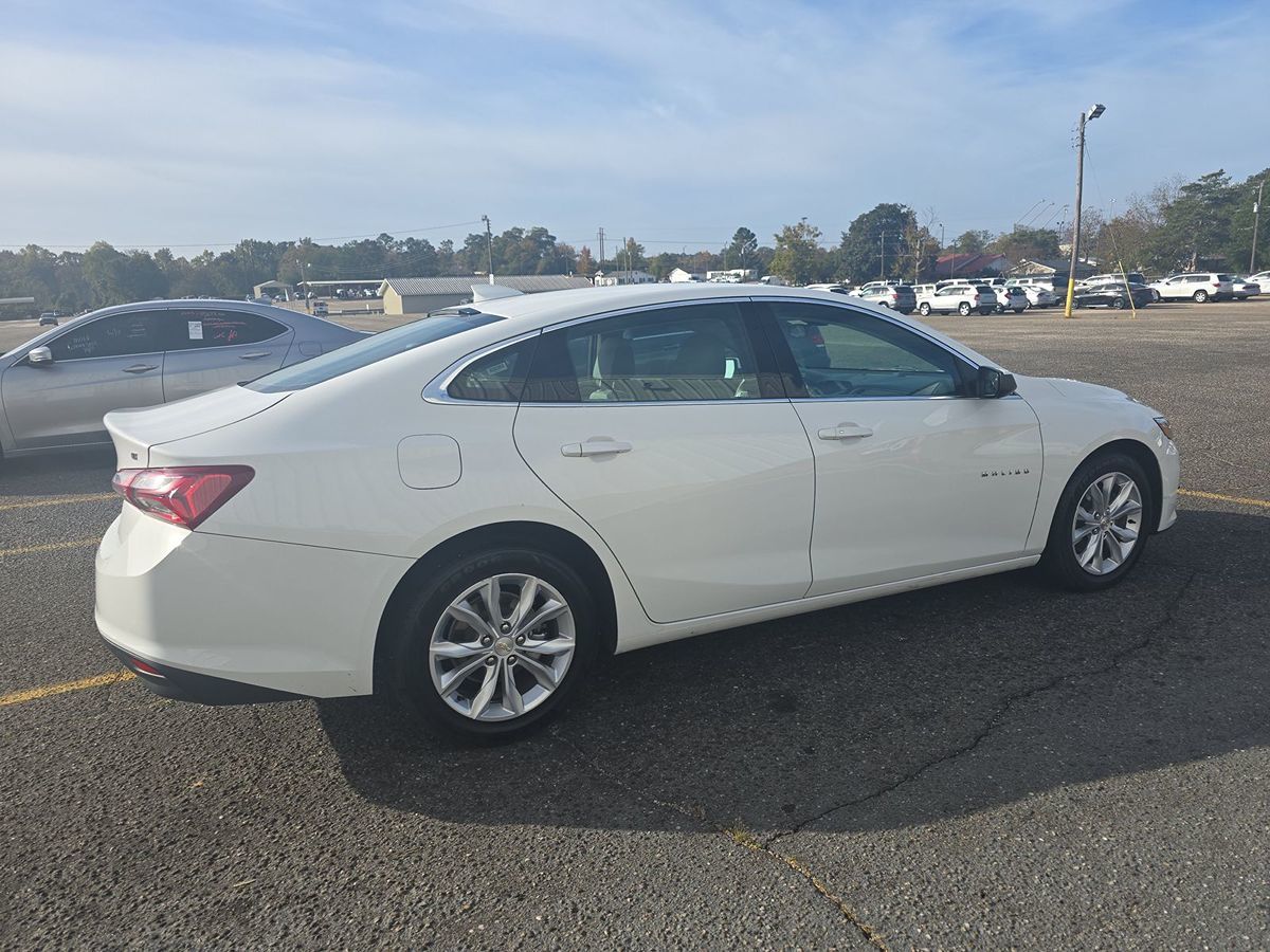 2022 Chevrolet Malibu 1LT photo 4