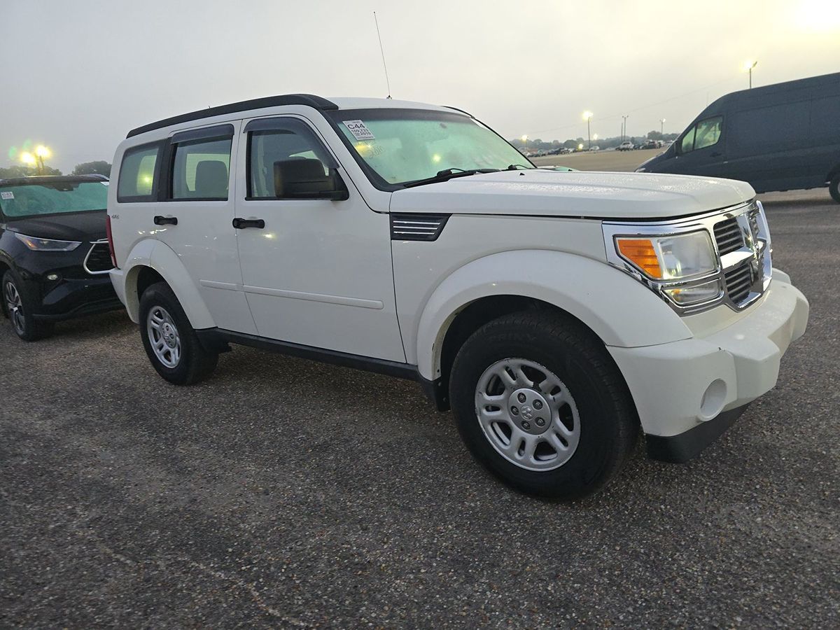 2010 Dodge Nitro SE photo 6