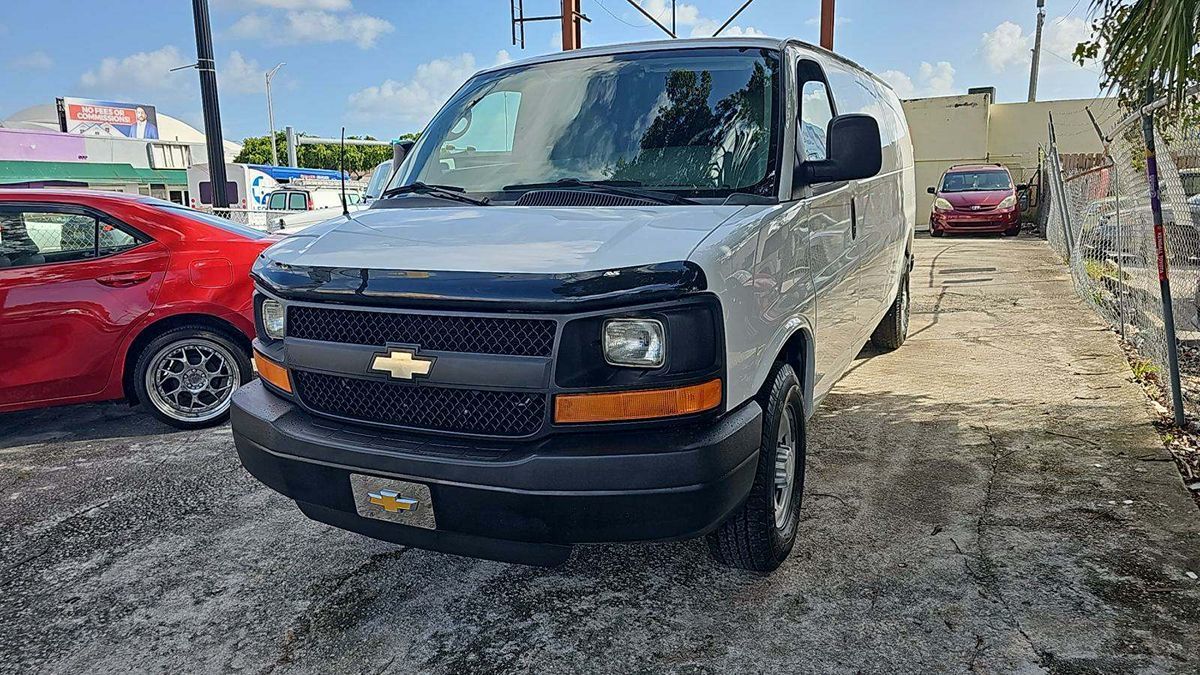 2013 Chevrolet Express Cargo Work Van photo 4