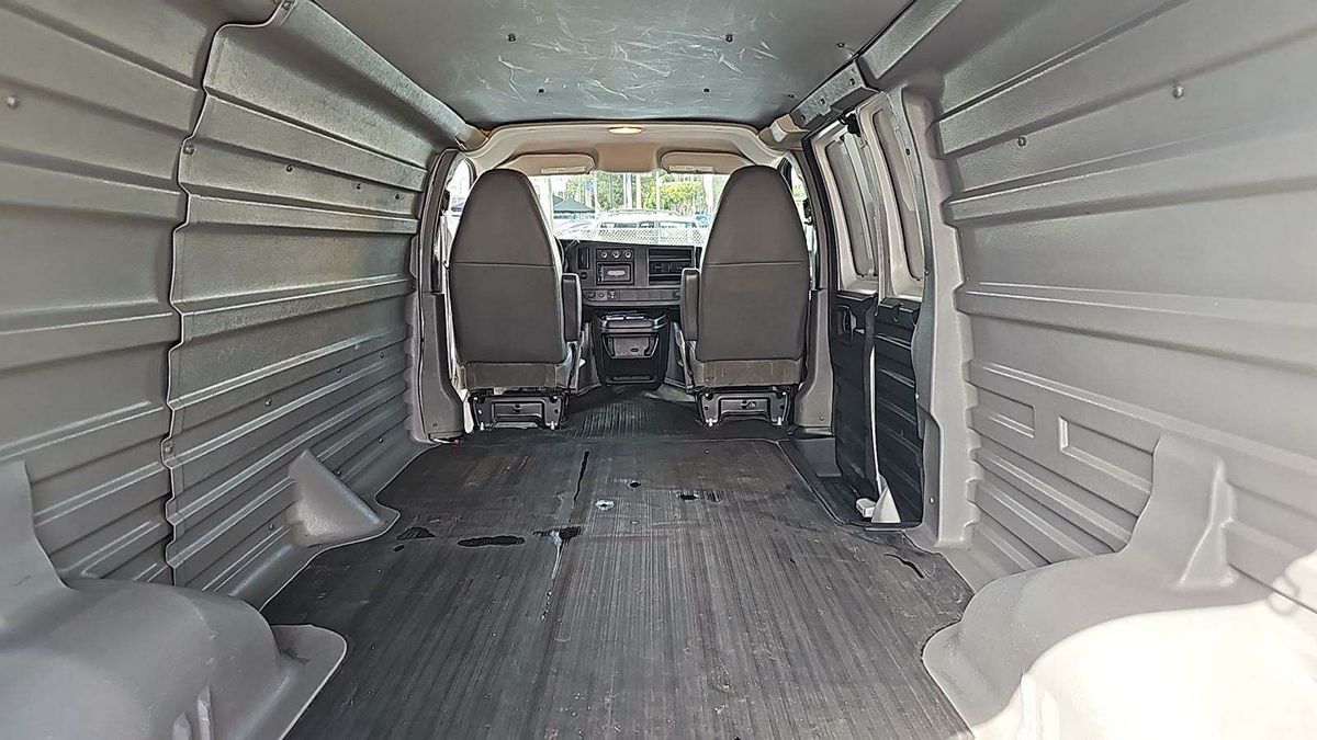 2013 Chevrolet Express Cargo Work Van photo 13