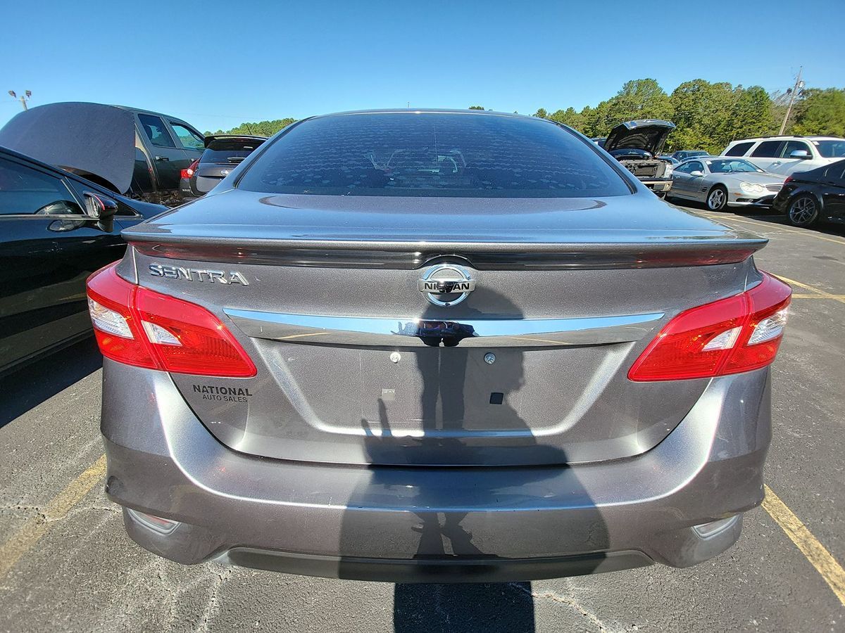 2017 Nissan Sentra S photo 5