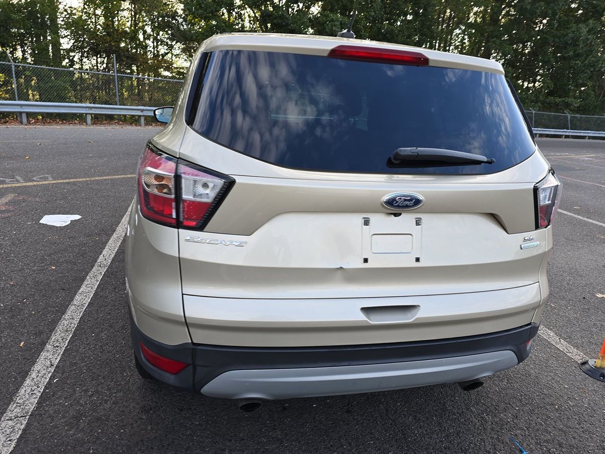 2017 Ford Escape SE photo 5