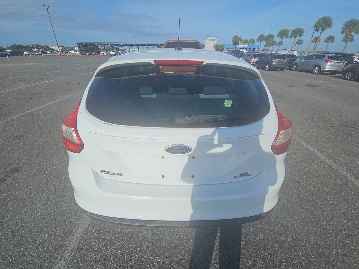 2012 Ford Focus SE photo 3