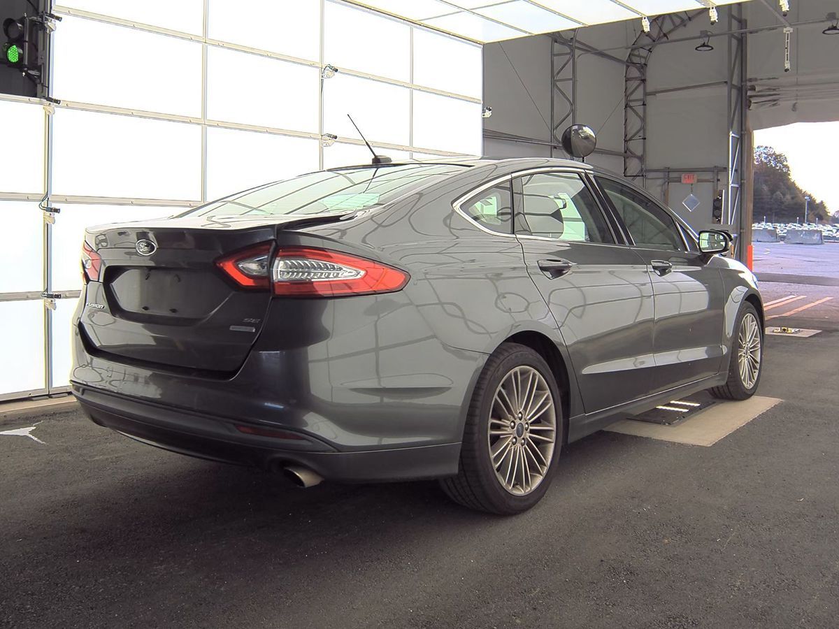 2015 Ford Fusion SE photo 3