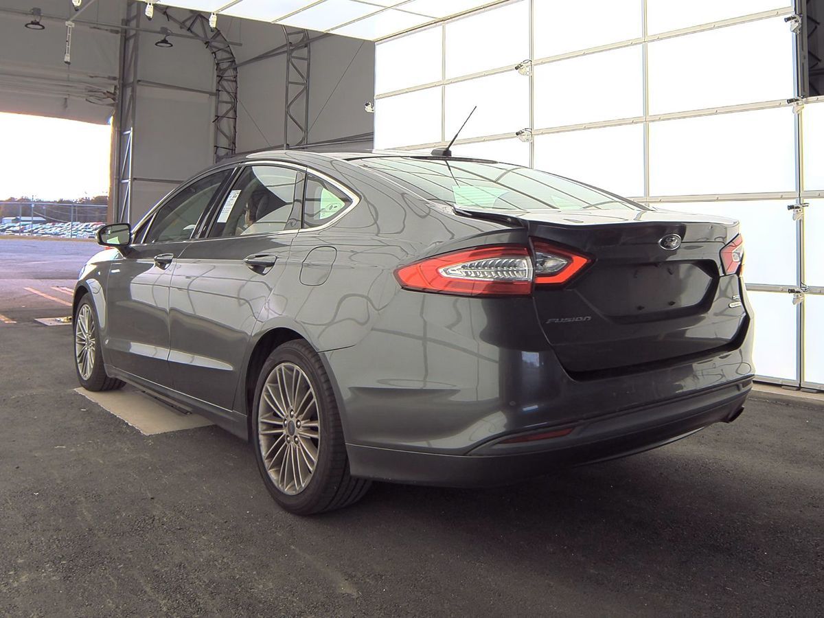 2015 Ford Fusion SE photo 5