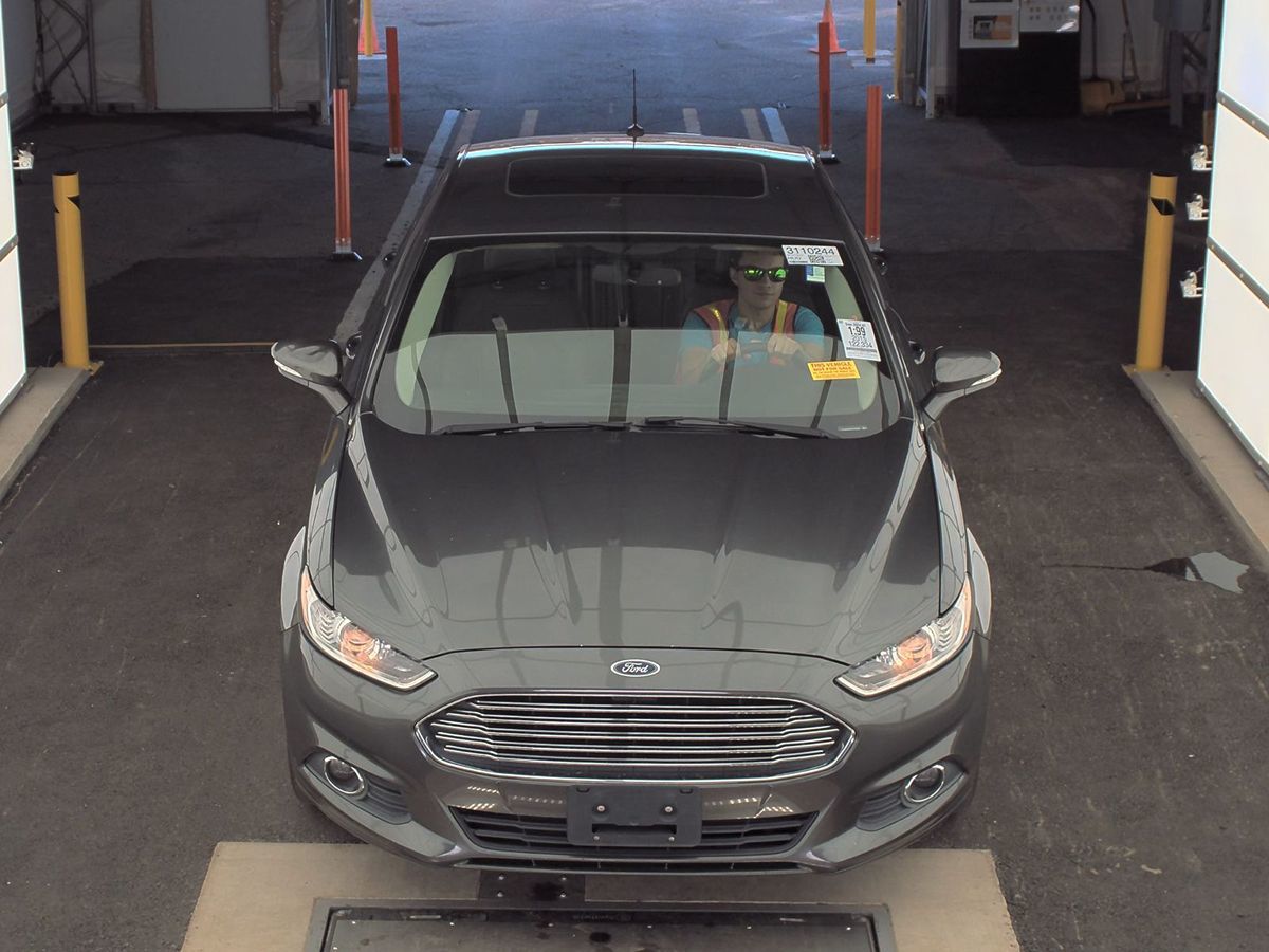 2015 Ford Fusion SE photo 9