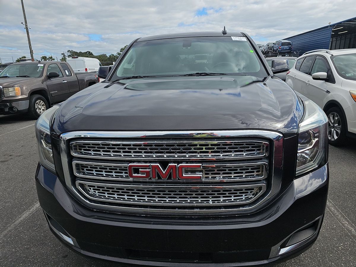 2017 GMC Yukon SLE photo 2