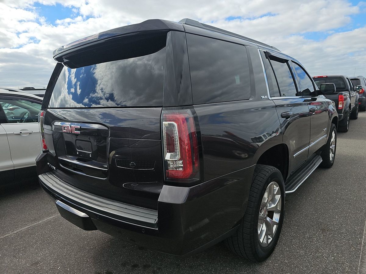 2017 GMC Yukon SLE photo 12