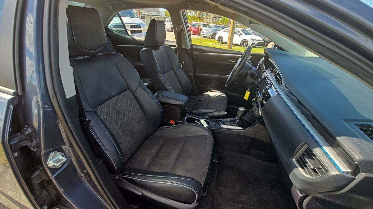 2016 Toyota Corolla S Plus photo 12