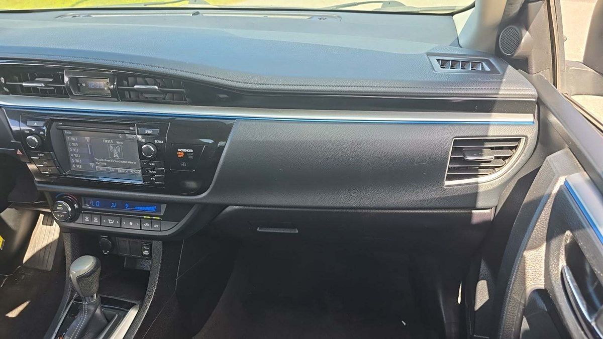 2016 Toyota Corolla S Plus photo 13