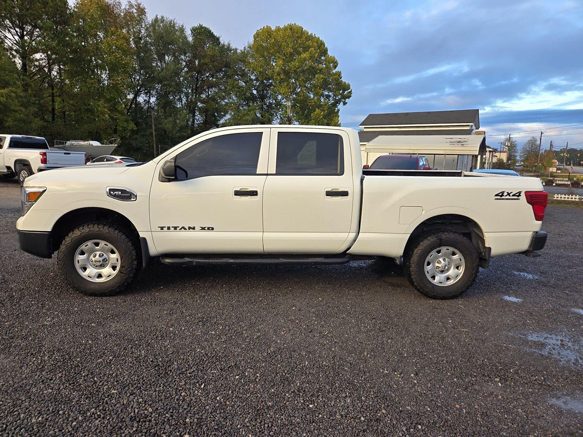 2019 Nissan Titan XD S photo 3