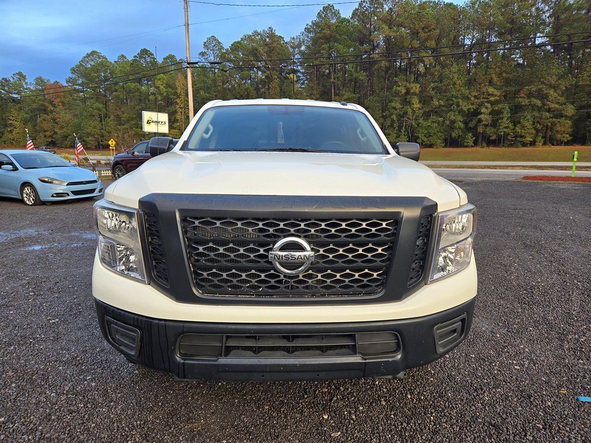 2019 Nissan Titan XD S photo 4